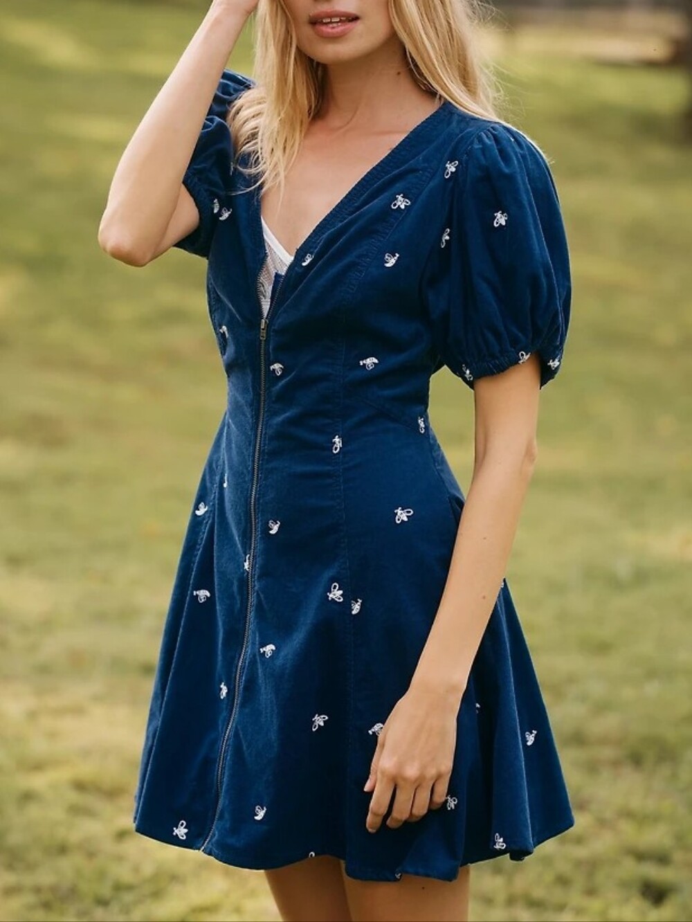 Pilcro Anthropologie Corduroy Blue Dress Puff Sleeve Embroidered Bees Sz M Cute